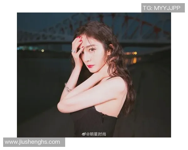 足球明星杨幂的精彩瞬间壁纸分享让你感受她的魅力与风采